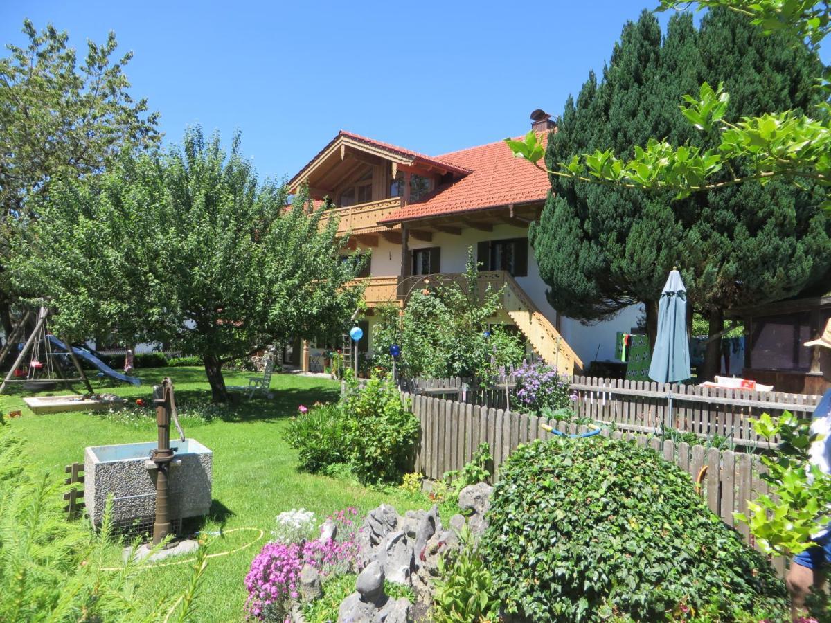 Landhaus Familie Doll Ferienwohnung Emerde Bichl Bagian luar foto